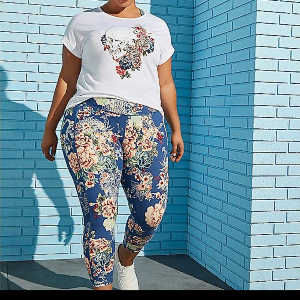 ISO this Torrid outfit in 1x and 3 or 4x
